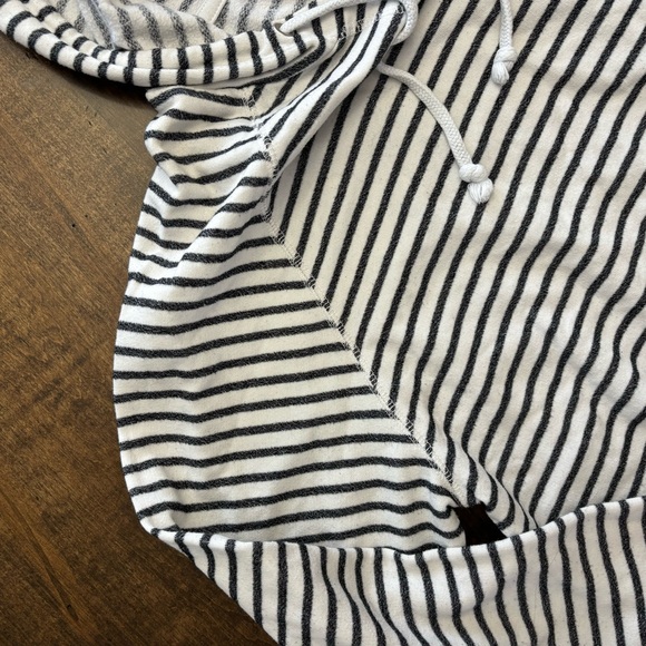 Striped Cropped Hoodie - Black and White - Picture 10 of 12